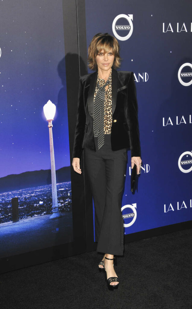 Lisa Rinna Feet (10 photos)