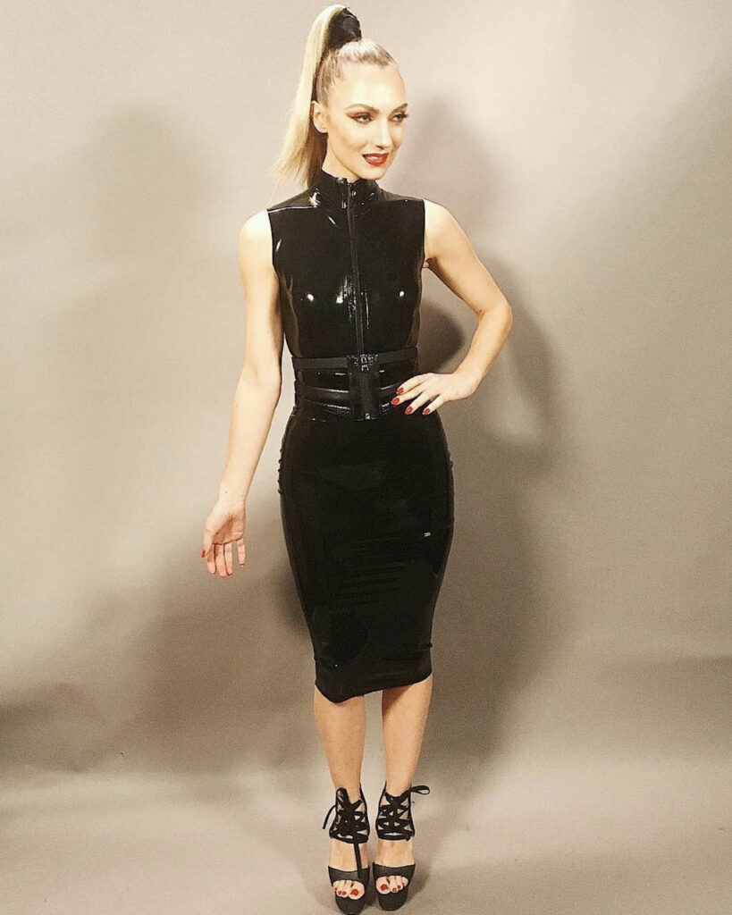 Hannah Levien Feet (8 photos)