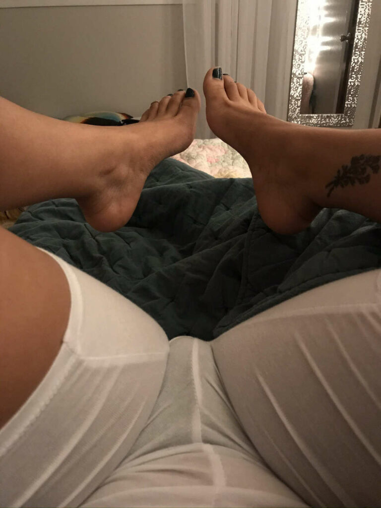 Cowgirl Peach Feet (117 images)