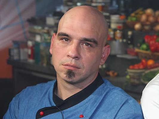 Michael Symon Bio, Age, Wife, Children, Family, Restaurants, Net Worth