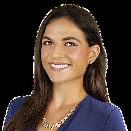 Brooke Silverang Bio, Age, Family, Husband, Height, Salary, Net Worth