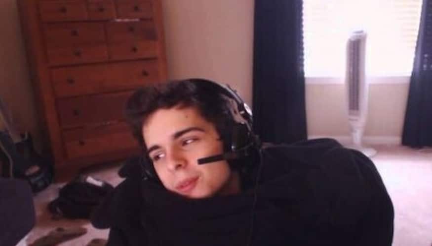 Cryaotic (Gamer), Age, Youtuber, Family, Girlfriend, Net Worth, Height