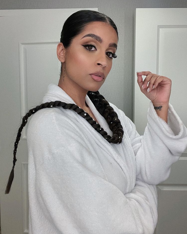 Lilly Singh Net Worth – Hollywoodworth