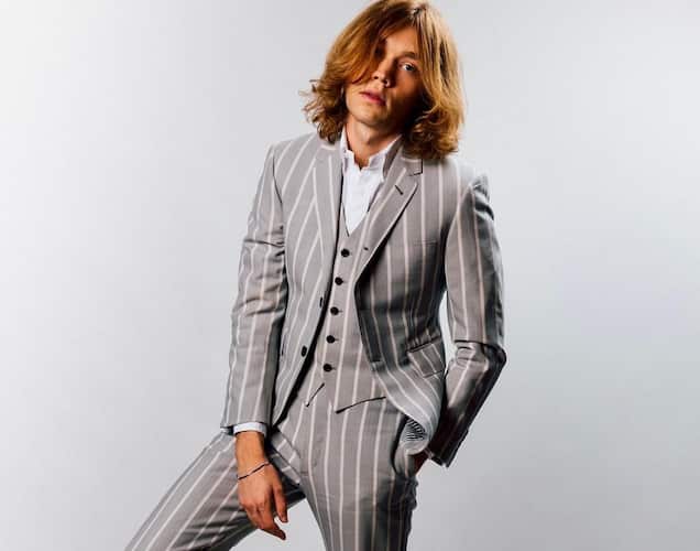 Charlie Plummer Bio, Movies, Age, Family, Girlfriend, Height, Net Worth