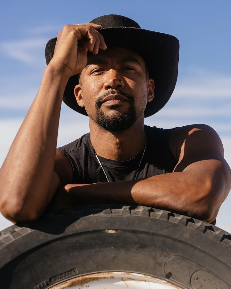 Charles Michael Davis – Hollywoodworth