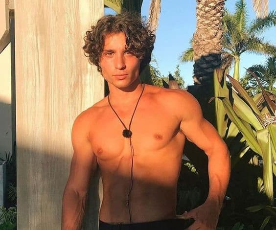 Peter Vigilante Bio, Age, Family, Weight Lifting, Girlfriend, Height, Net Worth