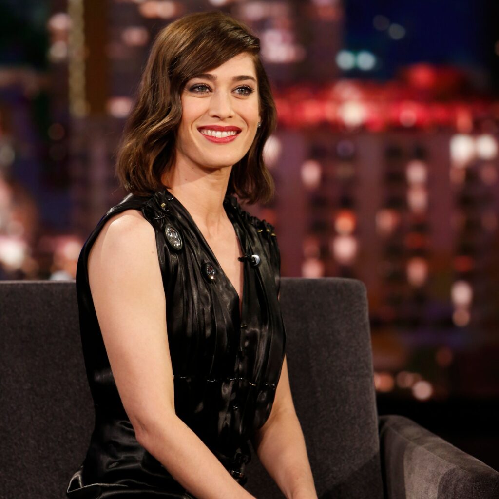 Lizzy Caplan Net Worth – Hollywoodworth