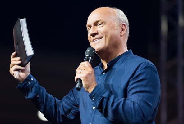 Greg Laurie Bio, Age, Wife, Family, Church, Son, Net Worth, Books
