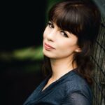 Elizabeth Rizzini Bio, Wiki, Age, Husband, Baby, BBC News, Salary, Net Worth, Surgery, Marathon