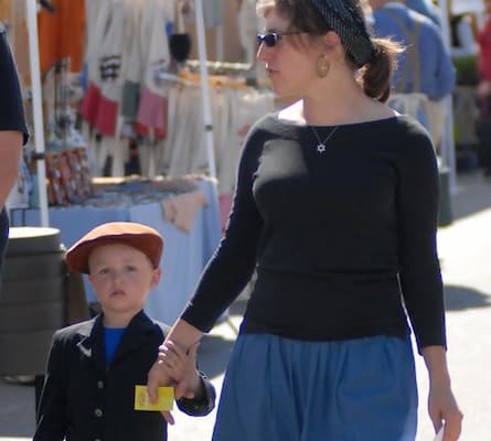 Miles Roosevelt Bialik Stone Bio, (Mayim Bialik’s Son ), Age, Family, Father, Height, Net Worth