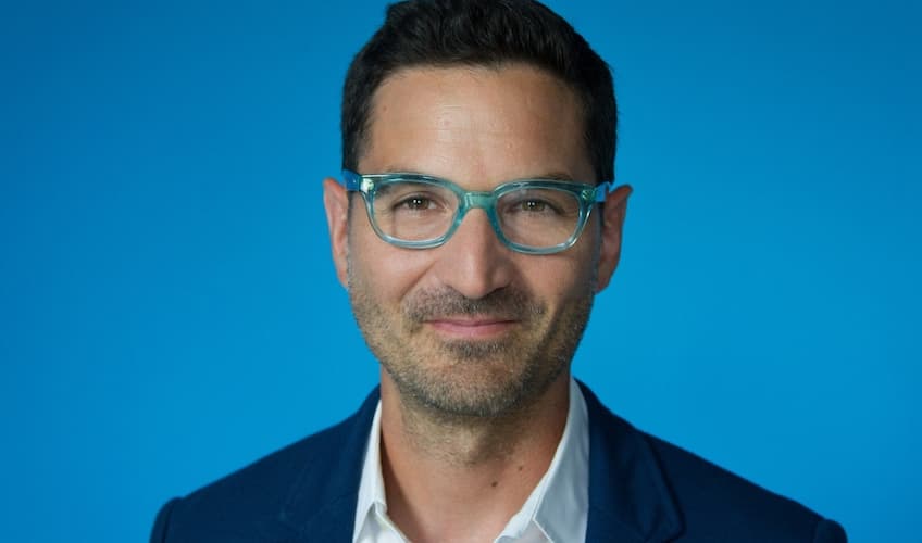 Guy Raz Bio, Age, Wife, Family, Height, NPR, Net Worth, Salary