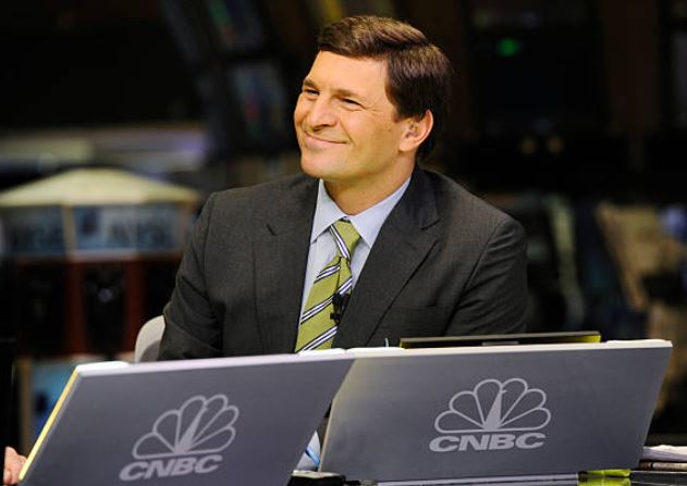 What is David Faber’s net worth?  Detail about your age, salary and personal life