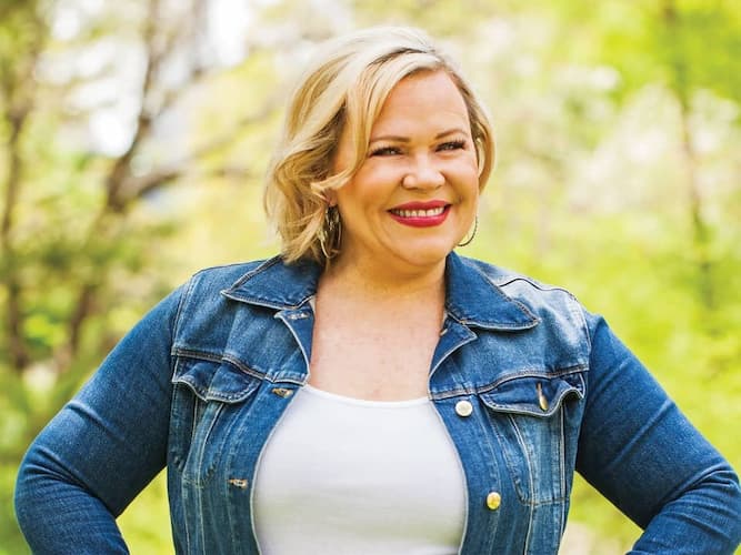 Holly Rowe Bio, Age, Family, Husband, ESPN, Height, Salary, Net Worth