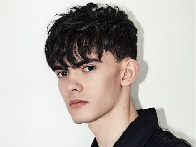 Joe Locke Bio, Age, Family, Girlfriend, Gay, Height, Net Worth