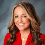 Brooke Olzendam Bio, Age, Husband, Family, Baby, Height, Net Worth, Salary