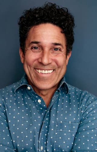 Oscar Nunez Bio, Age, Family, Wife, Height, Net Worth, Movies