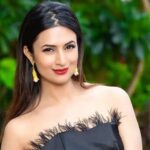 Divyanka Tripathi Bio, Age, Family, Husband, Net Worth, Twitter
