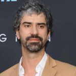 Hamish Linklater Bio, Movies, Age, Family, Wife, Height, Net Worth
