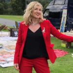 Caroline Hawley (Antiques Expert), BBC, Bargain Hunt, Bio, Age, Family, Husband, Height, Net Worth