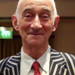 Paul Atterbury Bio, Age, Antique Roadshow, Family, Wife, Height, Net Worth