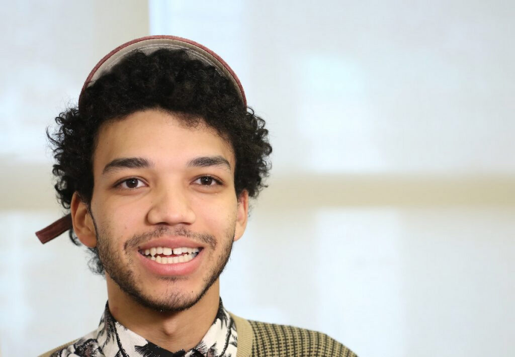 Justice Smith Actor, Bio, Age, Partner, Family, Height, Weight, Net Worth, Movies