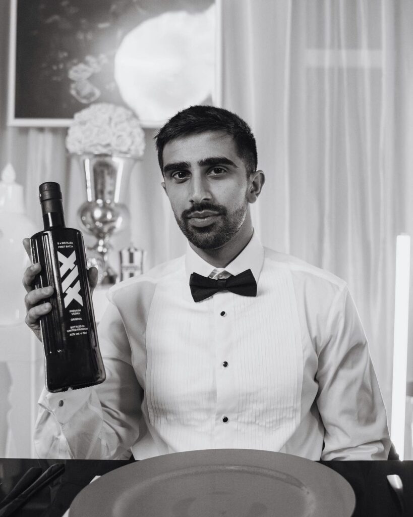 Vikkstar surprises fans with him getting engaged!  Who is his fiancé?