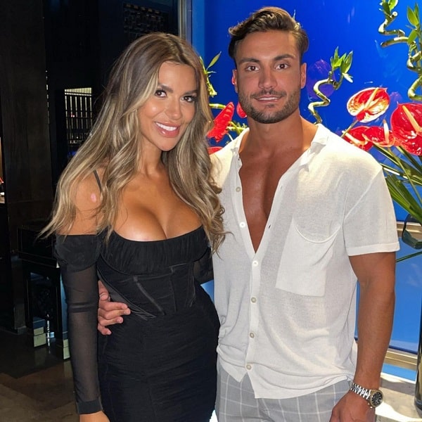 What does Ekin-Su Cülcüloğlu do?  Here’s what we know about his work and net worth