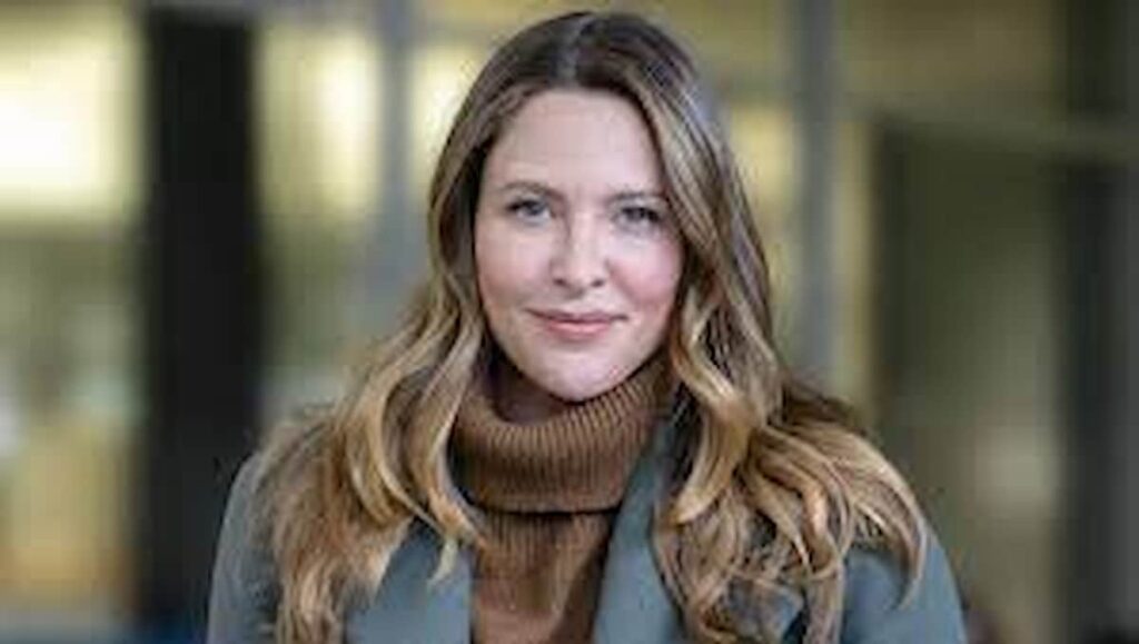 Jill Wagner Bio, Age, Height, Family, Husband, Baby, CBS, Net Worth, Salary