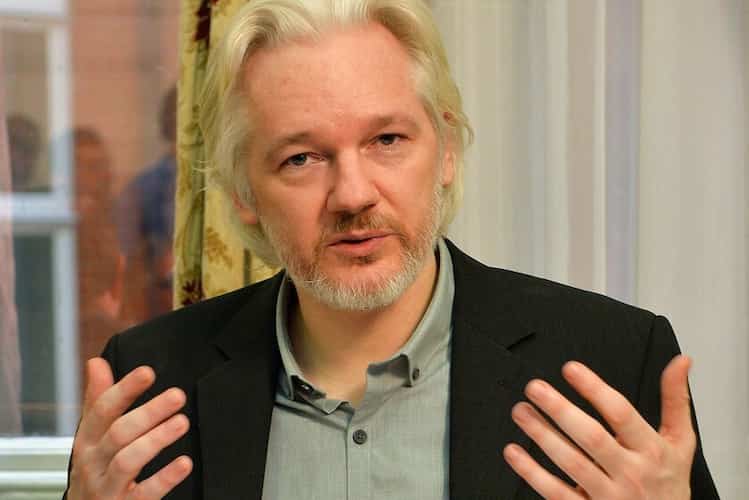 Julian Assange Bio, WikiLeaks, Age, Family, Wife, Height, Net Worth, Salary