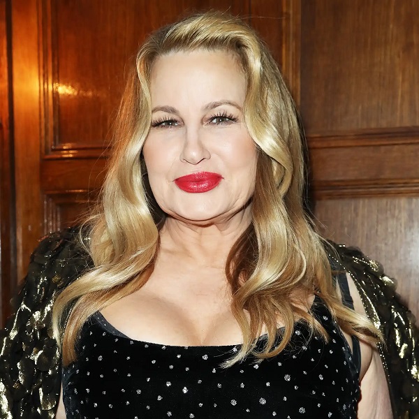 Does Jennifer Coolidge have a partner?  More on husband and relationship rumors