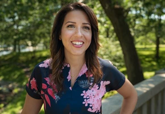 Amanda Hill Bio, Age, TEGNA, Family, Husband, Net Worth, Salary