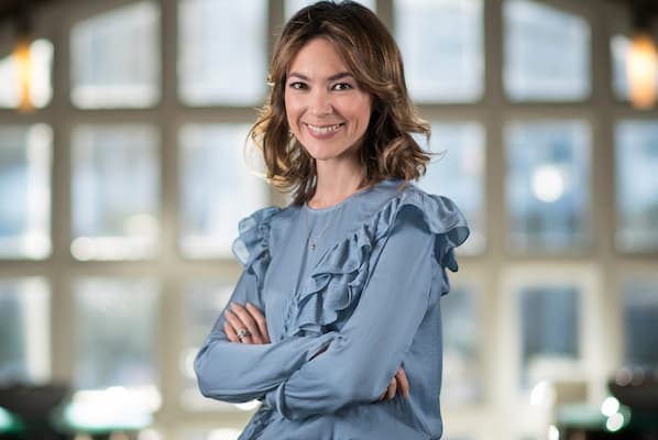 Emily Chang (Journalist) Bio, Bloomberg Technology, Age, Family, Husband, Height, Net Worth, Salary