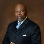 T.D. Jakes Bio, Age, Family, Education, Wife, Son, Daughter, Career, Net Worth