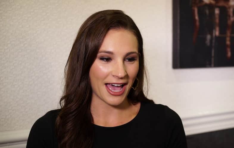 Alyssa Lang Bio, Age, Height, Husband, Height, ESPN, Net Worth, Salary