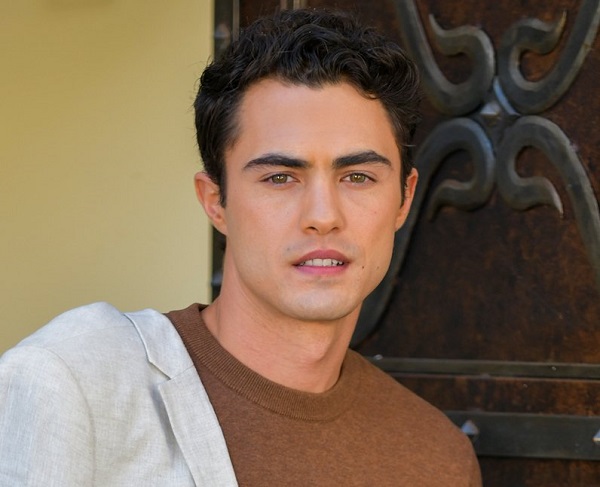 Fans Concerned About Actor Darren Barnet’s Marital Status!  Who is he dating?