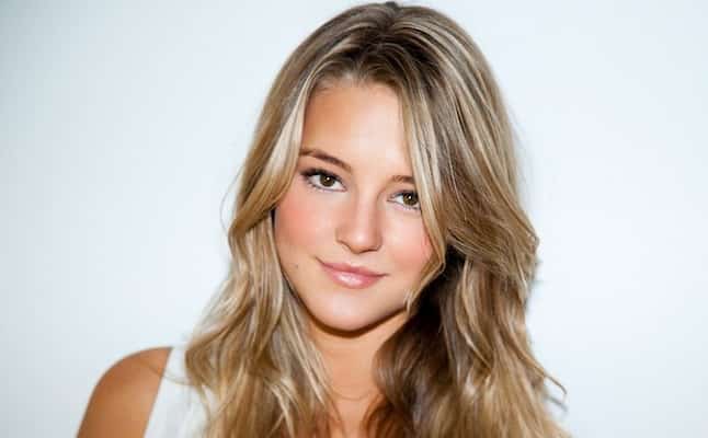 Hassie Harrison Bio, Age, Husband, Parents, Height, Movies, Net Worth