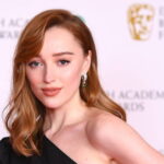 Phoebe Dynevor Bio, Age, Height, Weight, Family, Boyfriend, Salary, Net Worth, Movies
