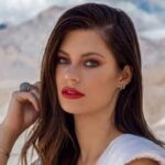 Hannah Stocking Bio, Age, Boyfriend, Songs, Family, Baby, Net Worth