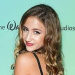 Ava Kolker Bio, Age, Parents, Boyfriend, Net Worth, Movies, Shows