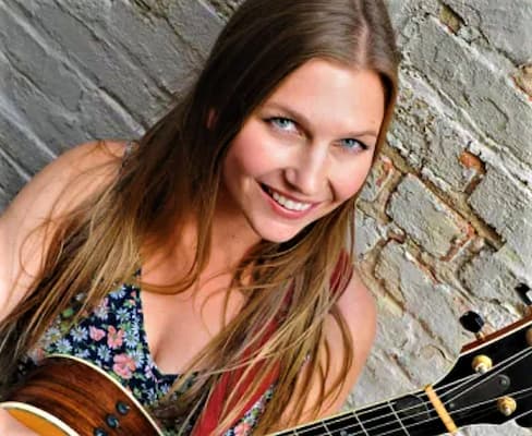 Jessica Lily Bridges Bio, Age, Family, Husband, Height, Net Worth