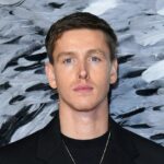 Is Harris Dickinson gay or does he have a girlfriend?  Your sexuality and dating history