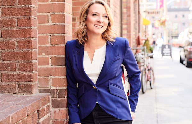 Adrienne Arsenault Bio, CBS, Age, Family, Husband, Height, Net Worth, Salary