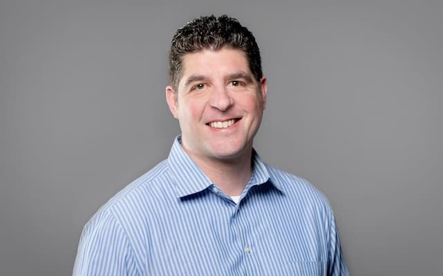 Simon Gutierrez Bio, Age, Wife, Family, KPTV, Height, Net Worth, Salary