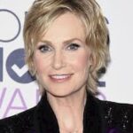 Jane Lynch Bio, Age, Family, Partner, Height, Movies, TV Shows, Net Worth