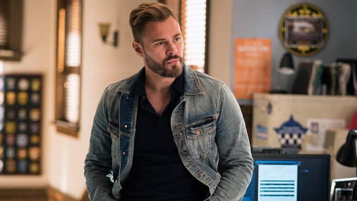 Patrick Flueger Bio, Age, Wife, Daughter, Height, Family, Net Worth