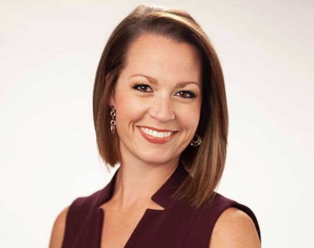 Emily Wahls Bio, Age, Husband, Family, Fox 32, Net Worth, Salary