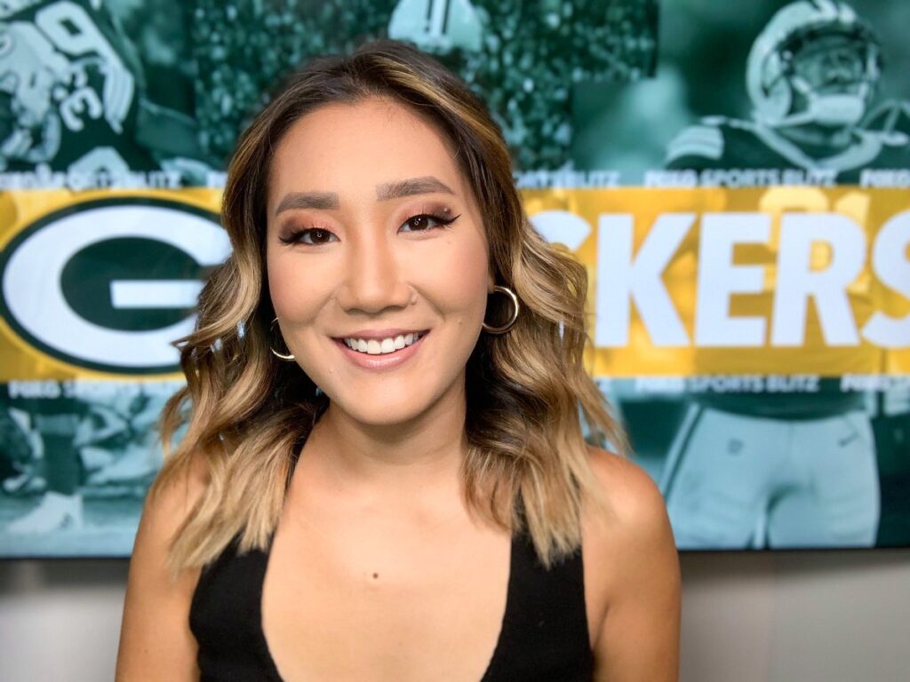 Lily Zhao Bio, Age, Height, Weight, Husband, Family, Salary, Net Worth