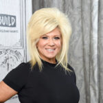 Theresa Caputo Bio, Age, Height, Weight, Husband, Family, Net Worth