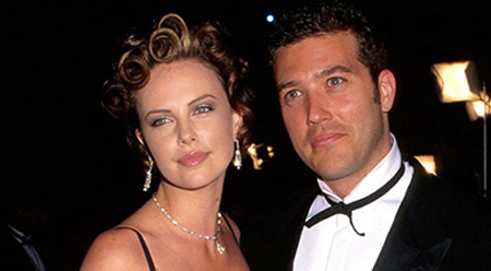 Craig Bierko is married in his head! Is he married in real life? 3 craig bierko