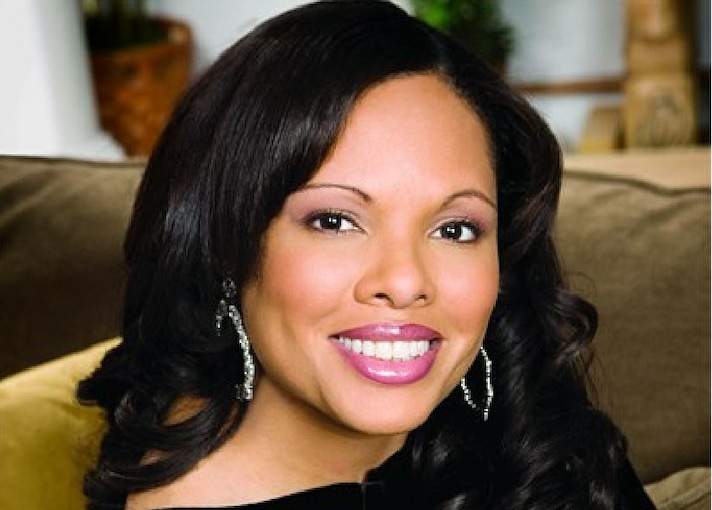 Justine Simmons Bio, Age, Weight, Height, Husband, Family, Net Worth